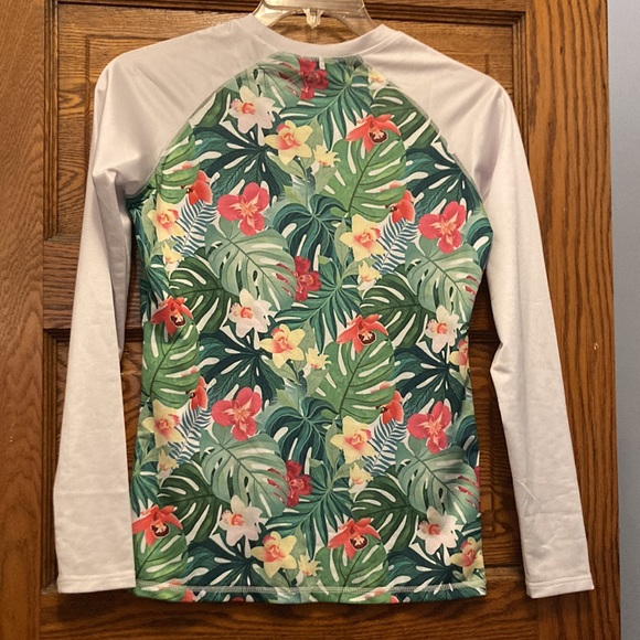 Swim Shirt Size Medium - Picture 4 of 4